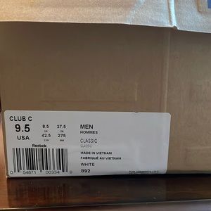 NEW, NEVER WORN Reebok Men’s Classic White/Navy tennis shoes Size 9.5